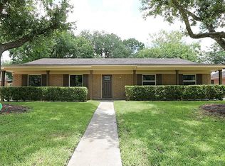 5434 Queensloch Dr, Houston, TX 77096