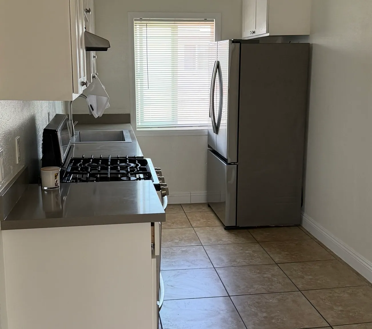 3 bed, 1.5 bath, 800 sqft, $2,650 — Photo 4