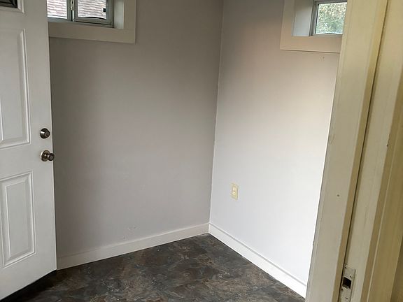 2nd image of 2102 W Hickory St #C