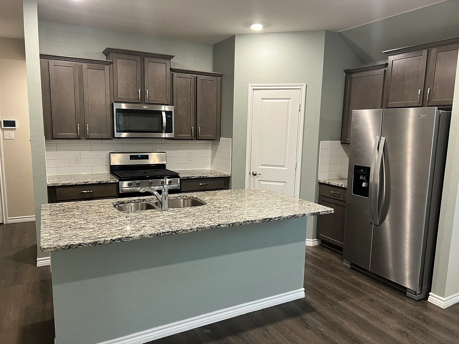 4 bed, 1664 sqft, $2,050 — Photo 3
