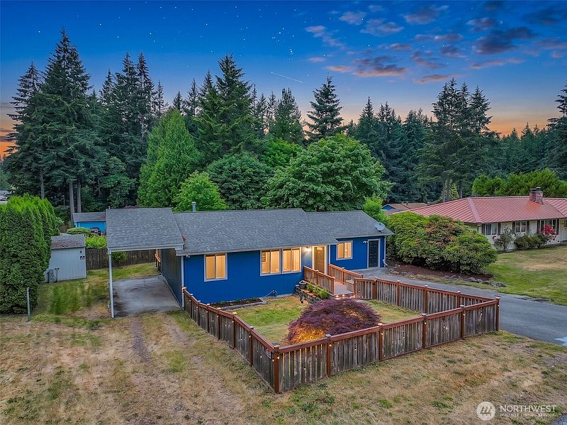 2nd image of 2614 White Cedar Drive SE