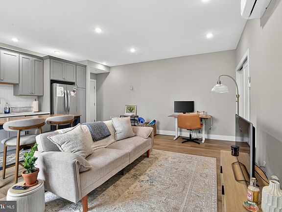 3rd image of 6712 Ridge Ave #203