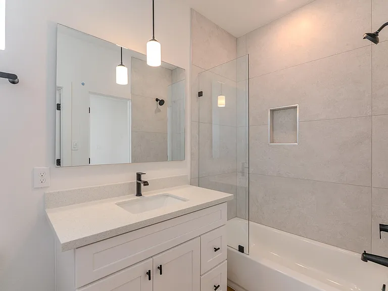 7605 Victory Reserve St — Photo 25