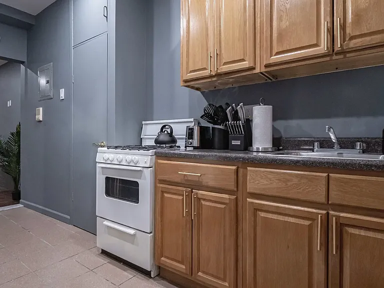 225 E 83rd St #1ER — Photo 9
