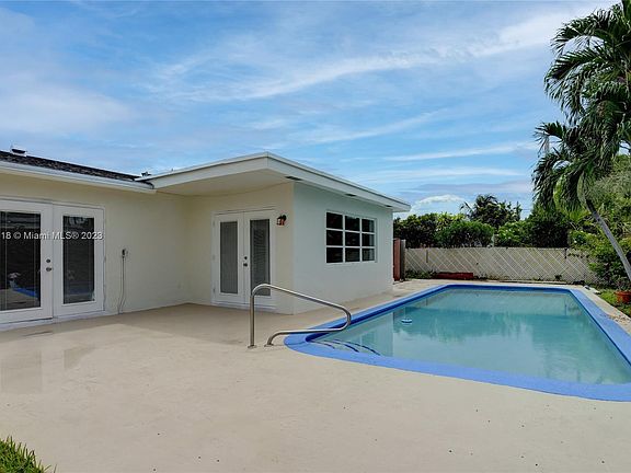 3rd image of 11461 NW 30th St