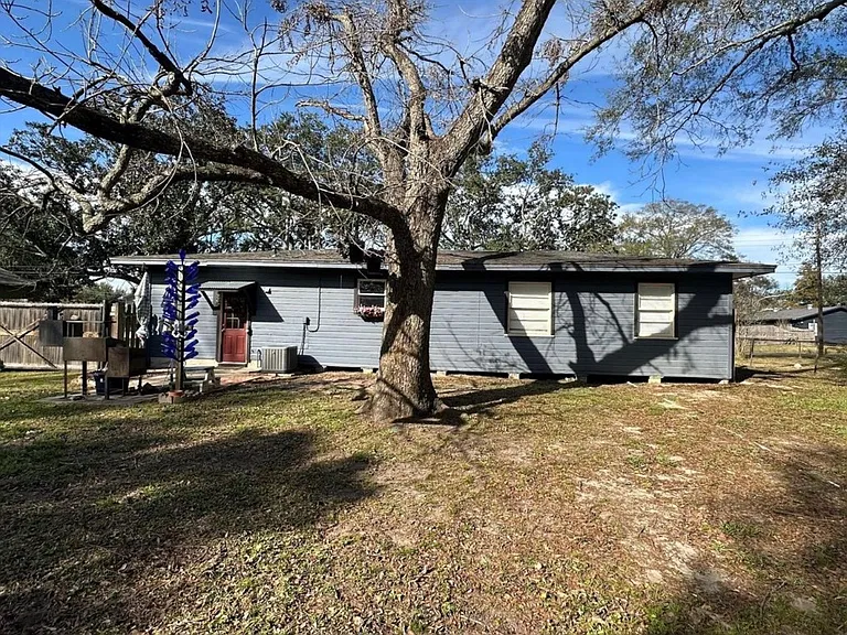 2309 Bradford St — Photo 5