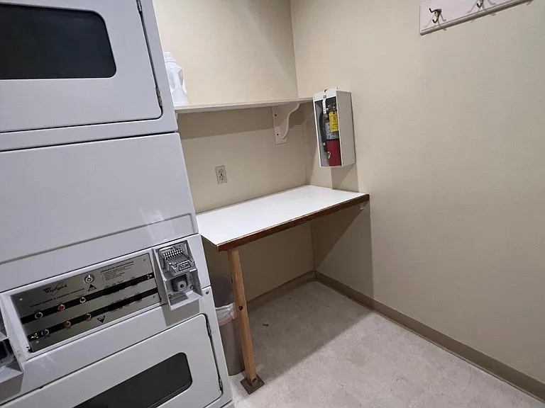 4307 Whitsett Ave #104 — Photo 41
