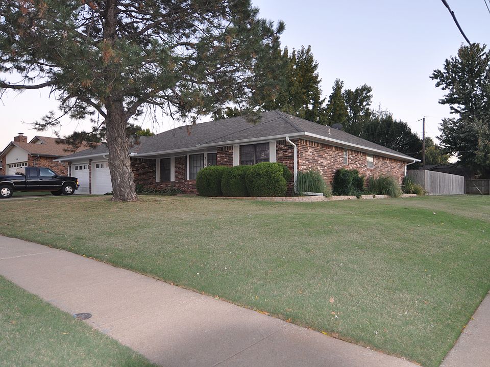 2nd image of 2100 Ashley Pl