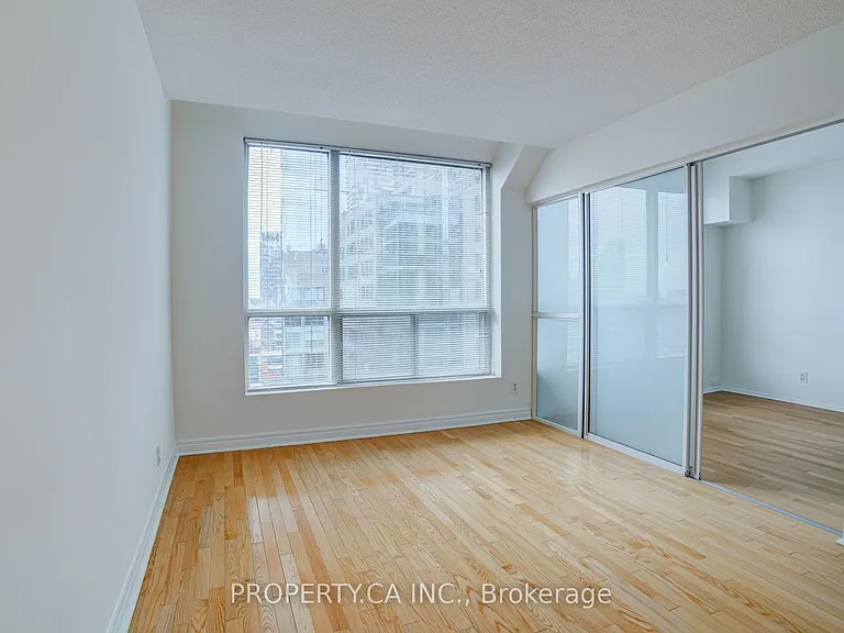 92 King St E #1703 — Photo 18