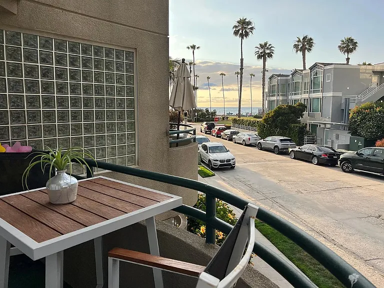 8132 Camino Del Sol #F — Photo 22