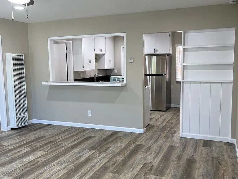 1149-1155 Felspar Street — Photo 3