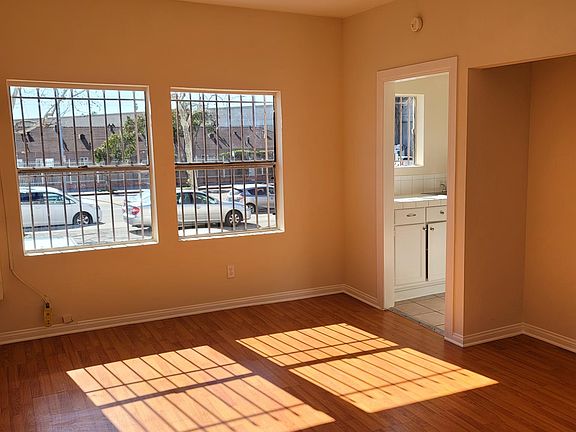 4th image of 3846 S Grand Ave APT 6