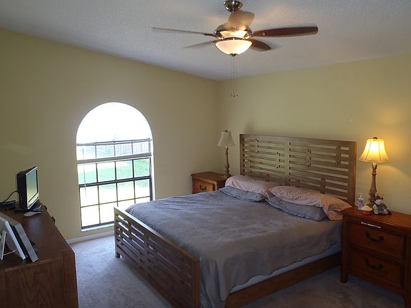Master bedroom Huge