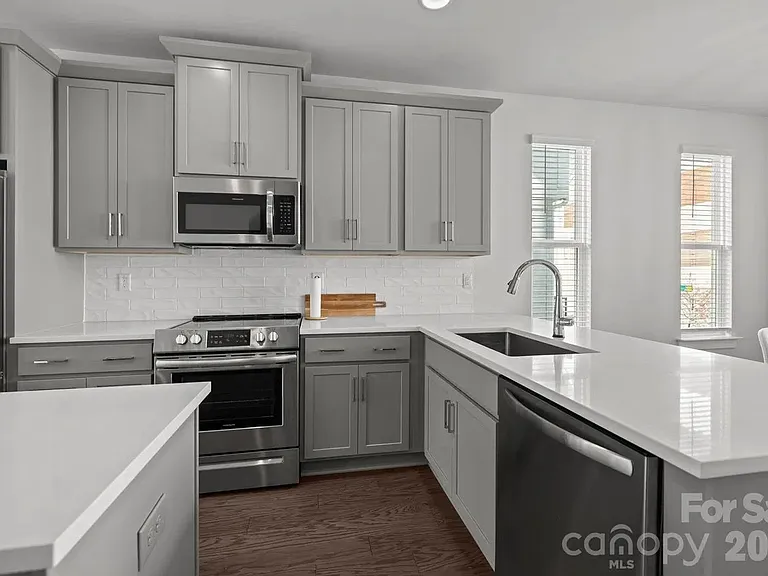 5011 York Park Ln — Photo 20
