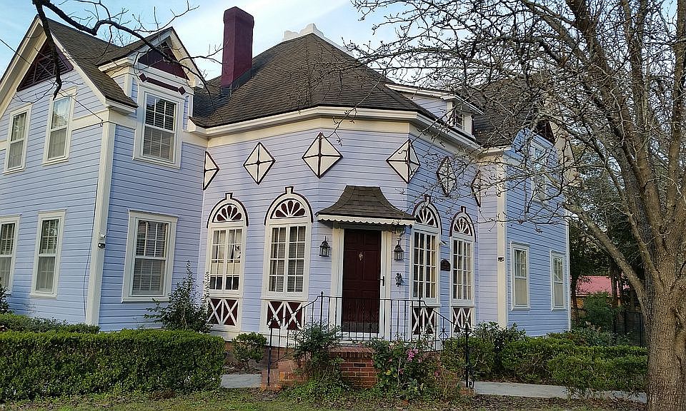 1st image of 309 W Dennis Ave