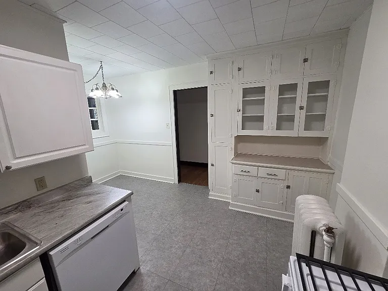205 Michigan Ave — Photo 9