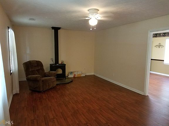 3rd image of 2117 Kings Mountain Dr NE