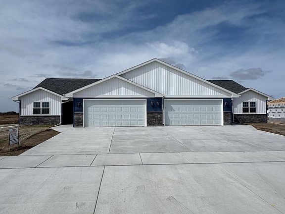 2nd image of 1125 Red Hawk Drive