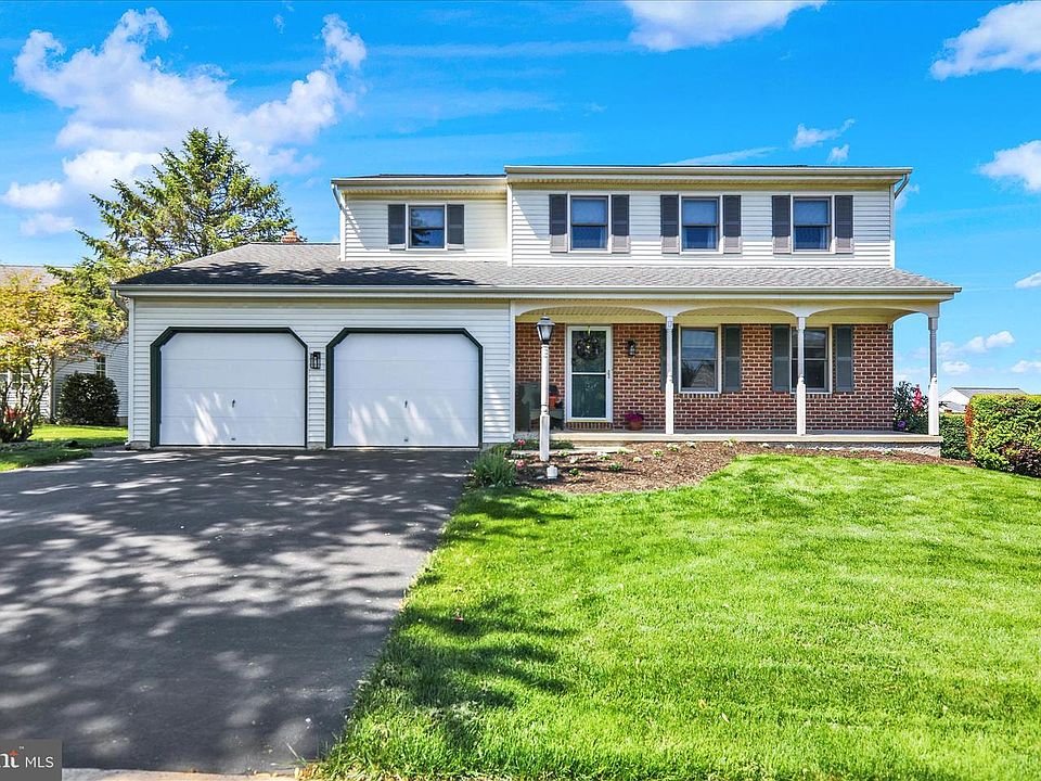 1st image of 13 Bridle Path