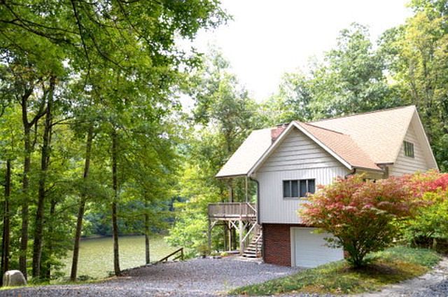 1st image of 1239 Lakeside Dr
