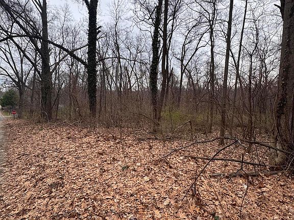 4th image of Lakeview Dr