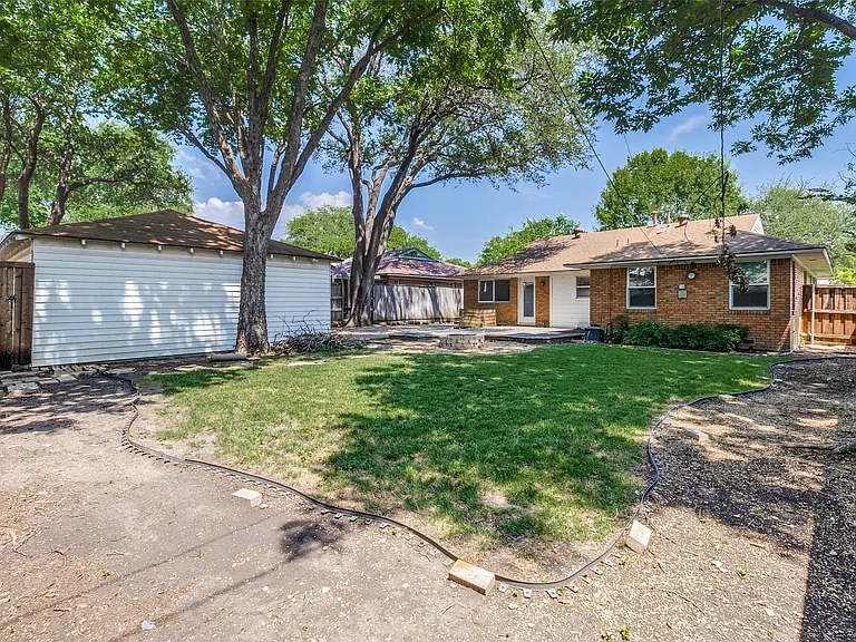 6418 E Lovers Ln — Photo 23