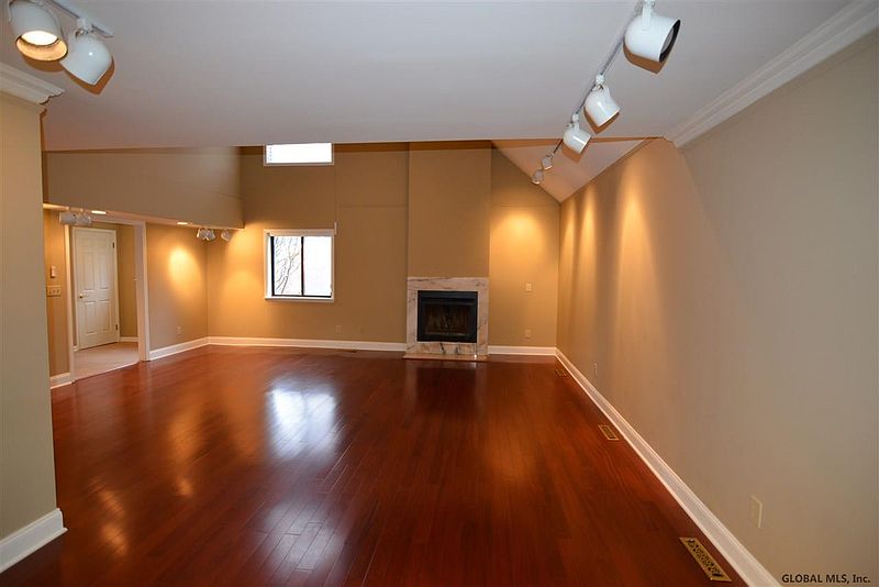 4th image of 16 LOUDONWOOD EAST Drive