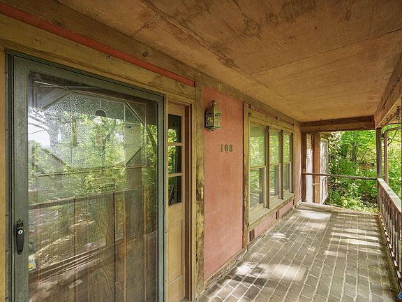 4th image of 108 Darlington Rd NE