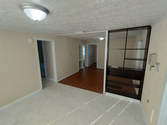 4th image of 5613 Wesconnett Blvd