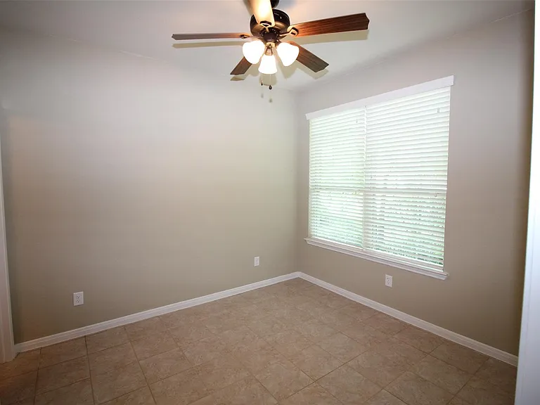 6418 Burgess Heights Ln — Photo 13