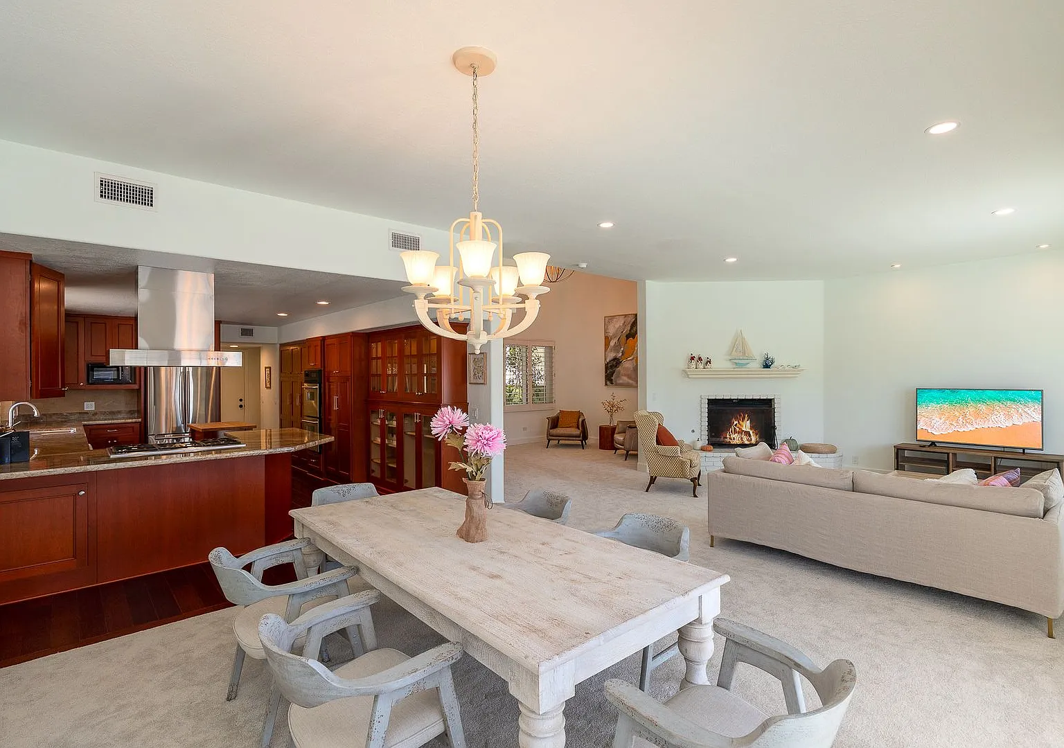 2411 Monaco- MFR — Photo 2