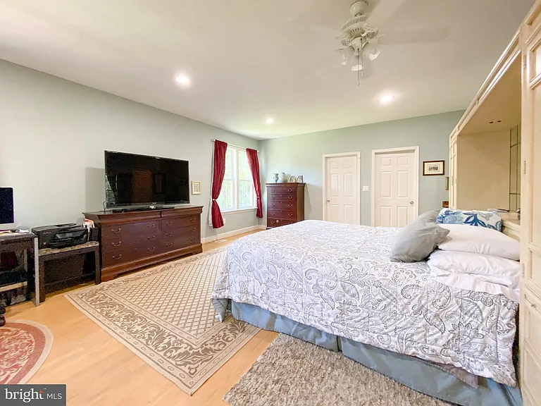 1947 Fay Pl — Photo 32