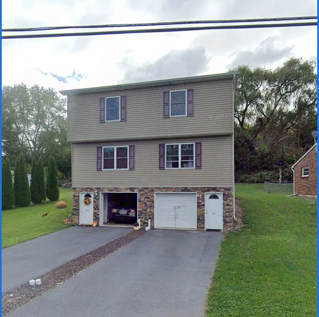 Clemens Lane 137/139 — Photo 1