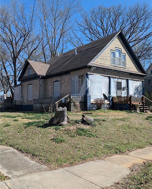 1st image of 403 S Adams St