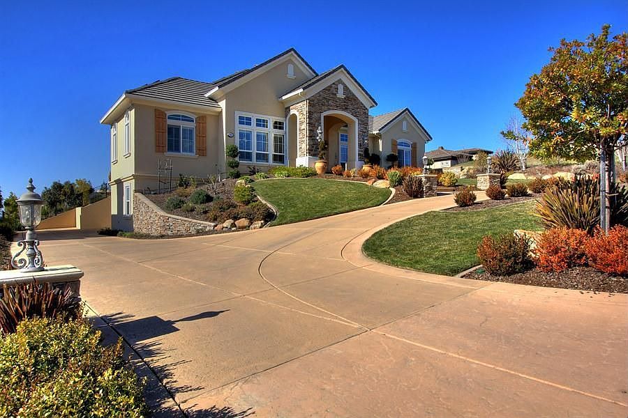 1st image of 799 Heritage Pl