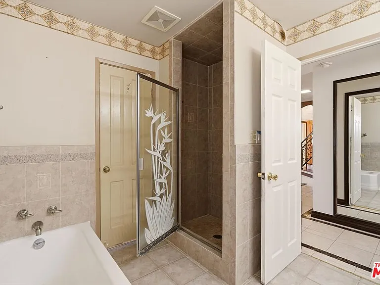 4131 Mantova Dr — Photo 14