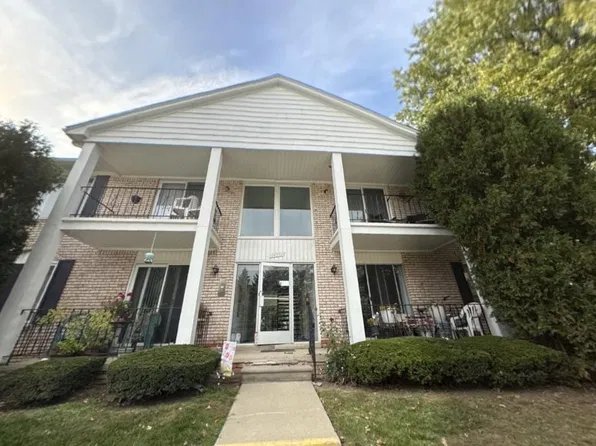 14201 Ivanhoe Dr #192, Sterling Heights, MI 48312