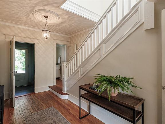 4th image of 31 Craigmillar Avenue