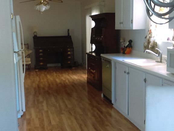 3rd image of 5747 Clearwater Dr