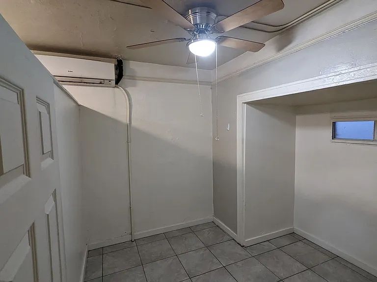 560 S Madison Ave — Photo 6