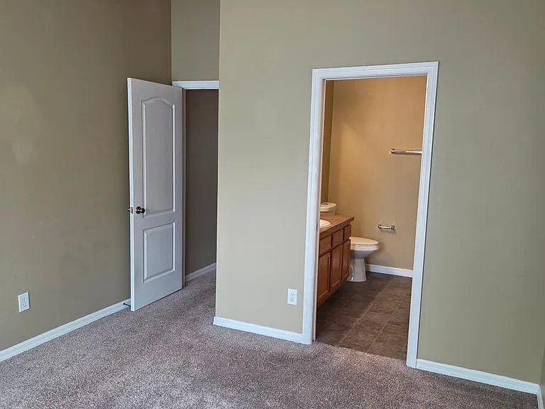 122 Wilton Cir — Photo 21