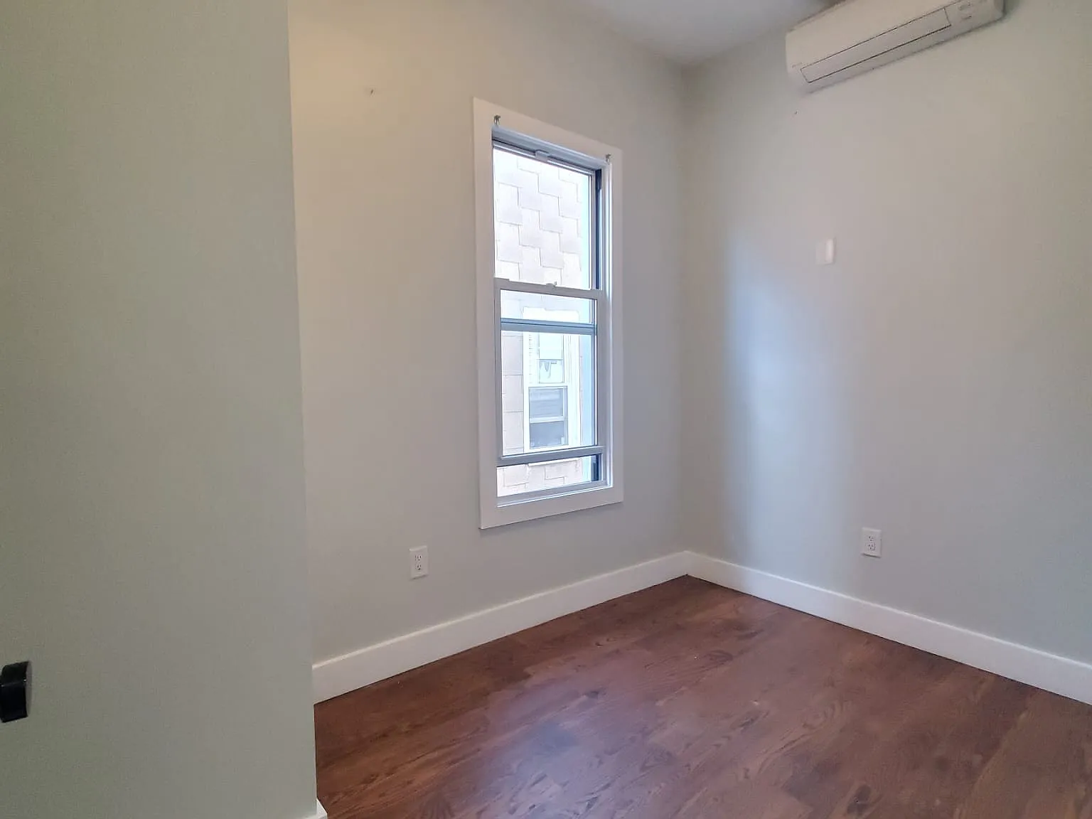3 bed, 1000 sqft, $2,750 — Photo 3