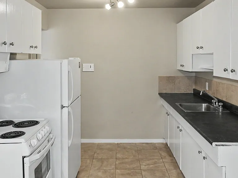 11930 104th St NW — Photo 11