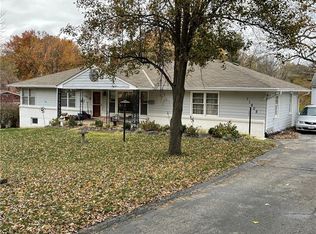 11808 E 39th St S, Independence, MO 64052