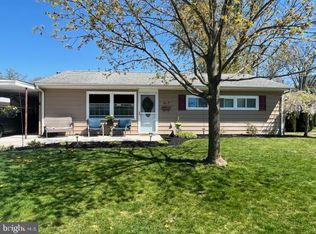 70 Black Walnut Rd, Levittown, PA 19057