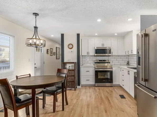 3223 83rd St NW #127, Calgary, AB T3B 5M7