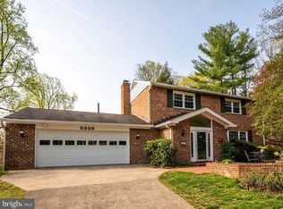 6829 Silver Ln, Annandale, VA 22003