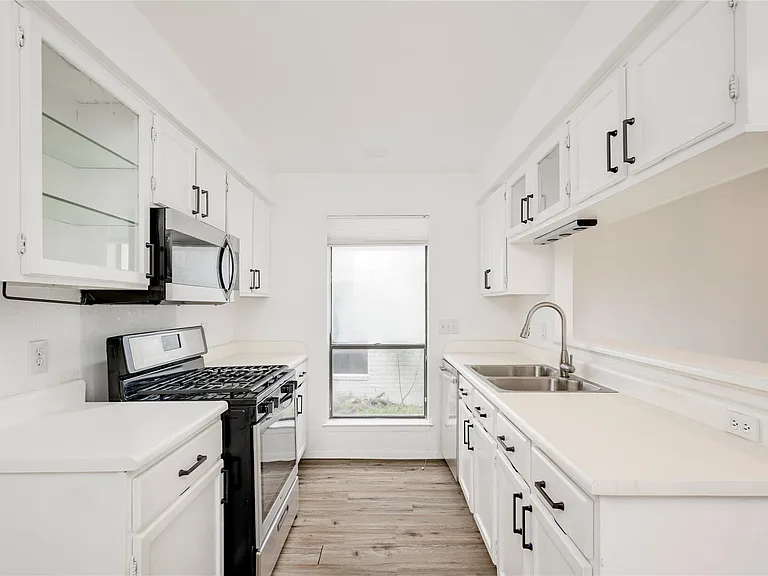 6705 Lancret Hill Dr — Photo 9