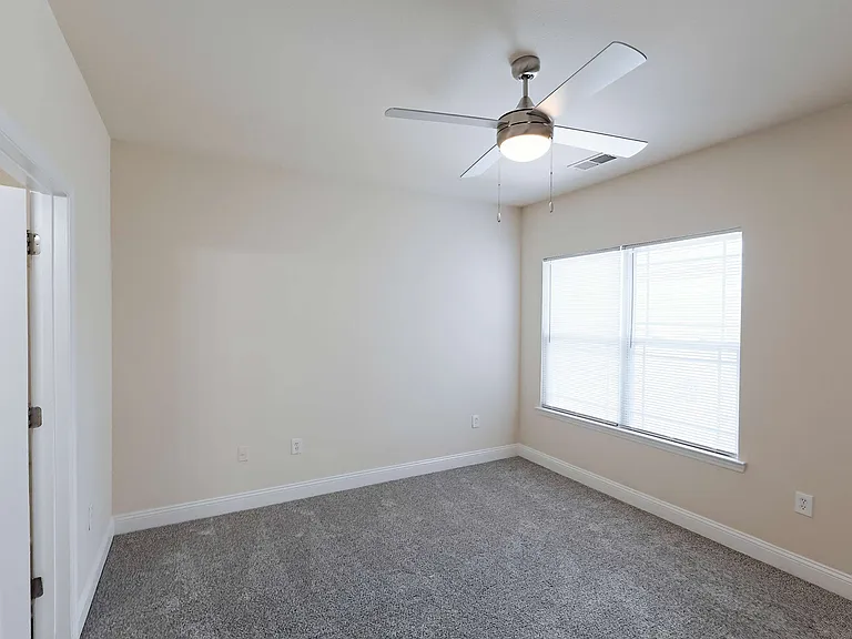 Ashbury Square Apartments — Photo 99