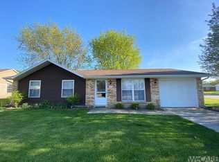 821 Primrose Dr, Wapakoneta, OH 45895